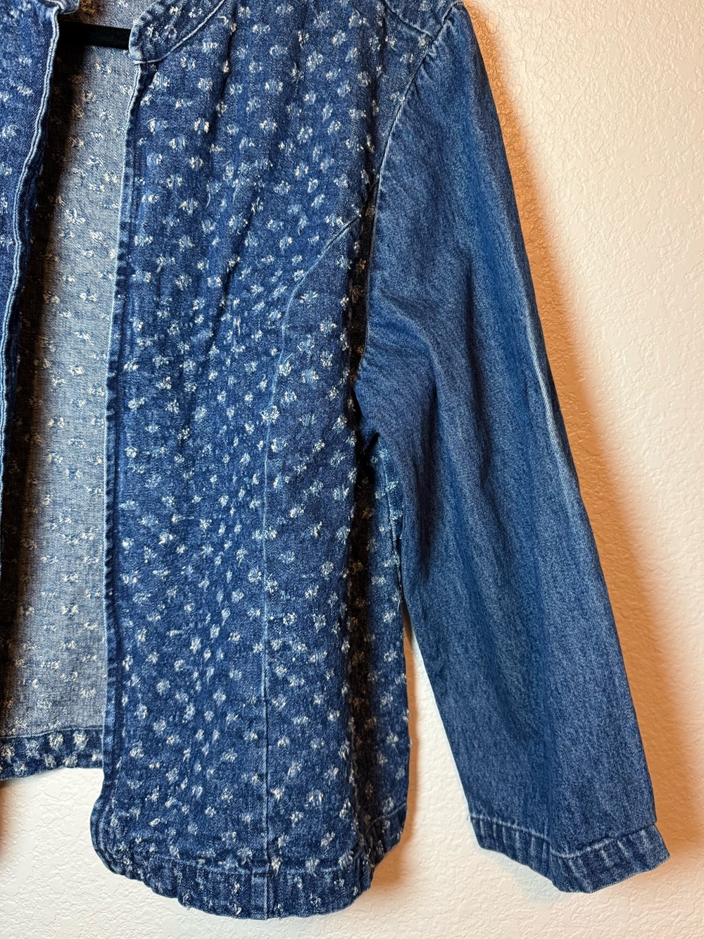 Chico's Perforated Denim Open-Front Shirt Jacket Shacket Blue Size 3/16/XL - Picture 4 of 13